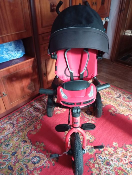 Триколісний дитячий велосипед з батьківською ручкою Best Trike.