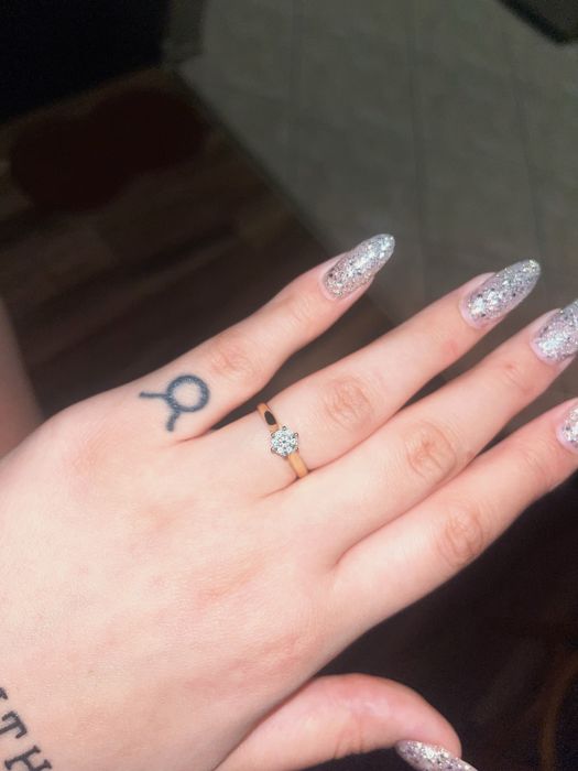 Sprzedam pierścionek zaręczynowy