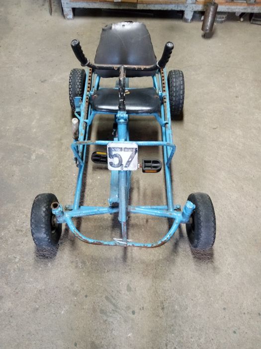 Carro de pedais antigo
