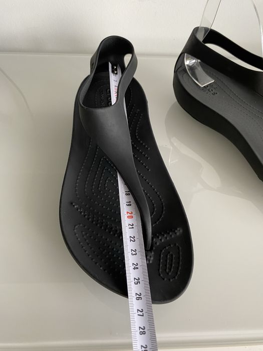 Sandaly Crocs Serena Flip r. 39/40 W9