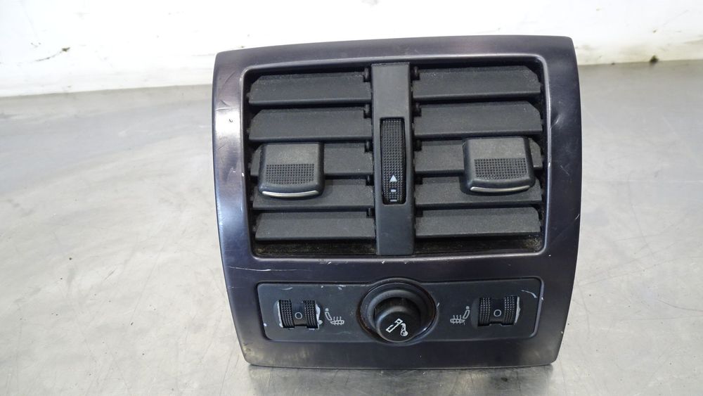 PRZEŁĄCZNIK PODGRZEWANIA FOTELA TYŁ KRATKA NAW. AUDI A6 C5 2.5TDI