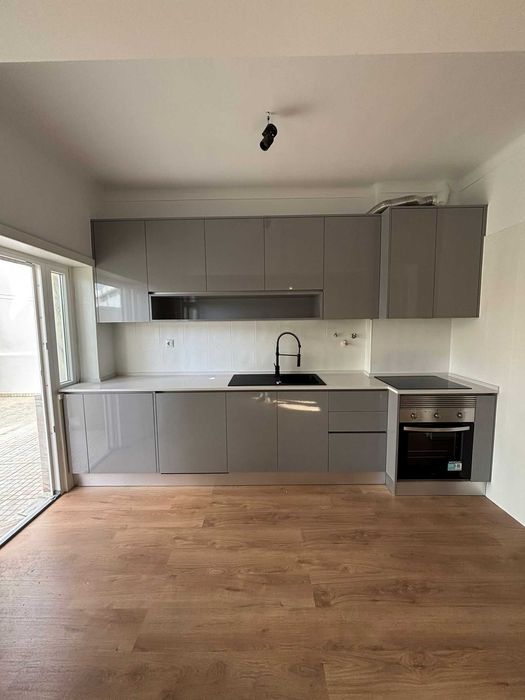 Apartamento Renovado Com Logradouro T3 - 149m2