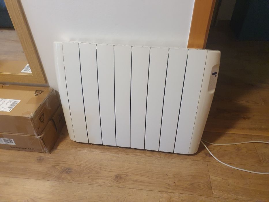 Emissor termico cerâmico EQUATION HERA 1500W bom estado com suporte