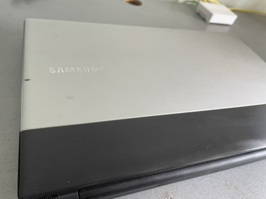 Ноутбук Samsung NP300E7Z