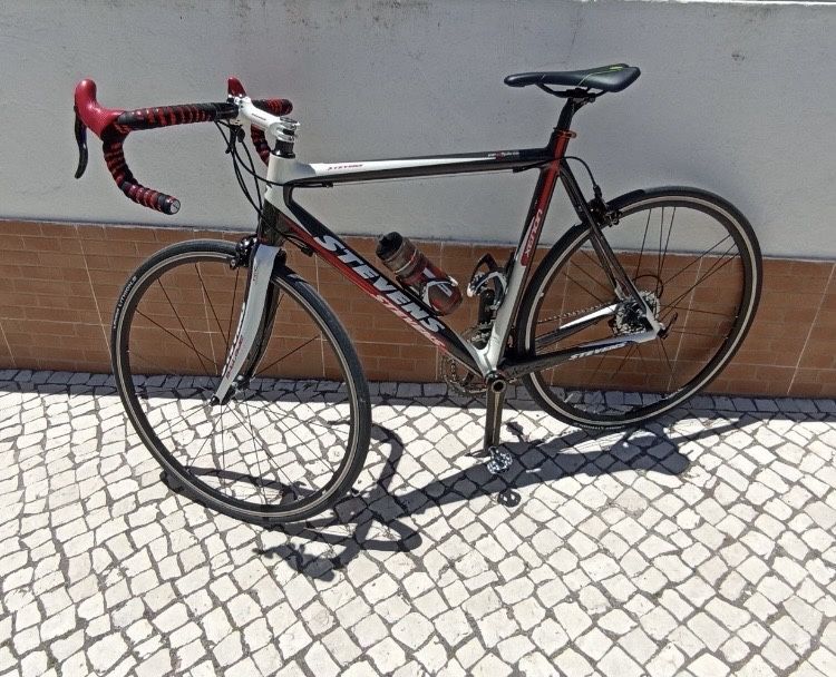 Bicicleta full carbono como nova