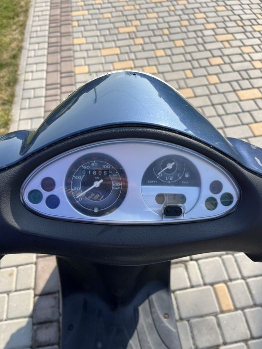 Піаджіо флай 100 кубів.