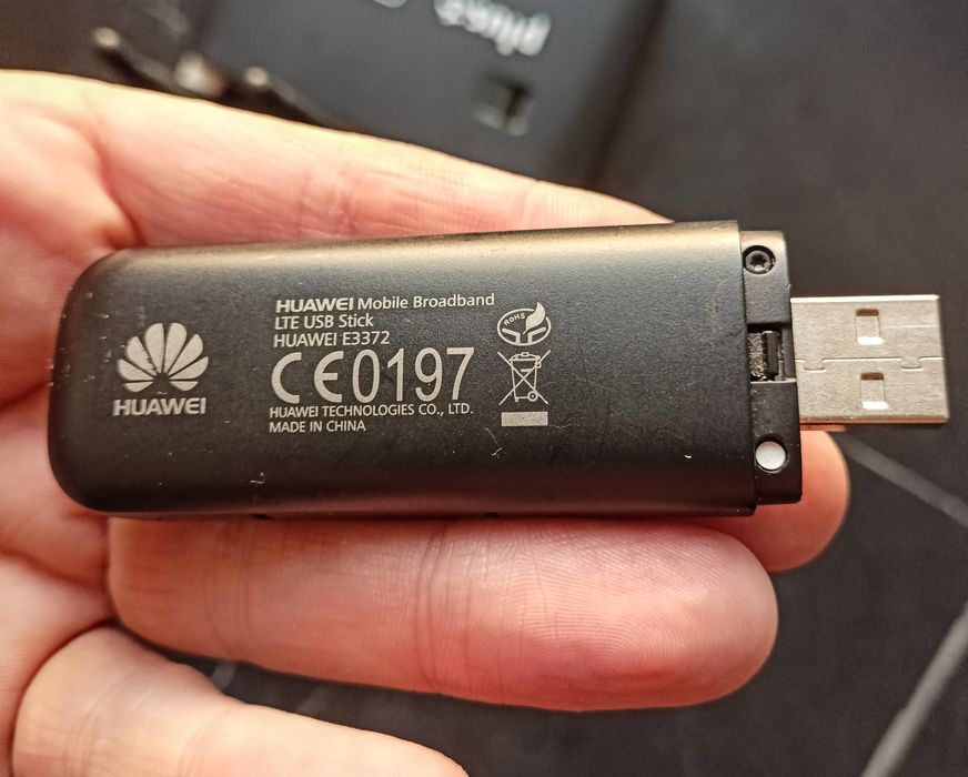 Modem LTE Huawei E3372 + Router D-Link DWR-116