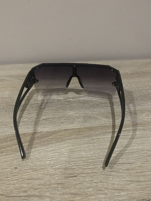 Oculos de sol como novos