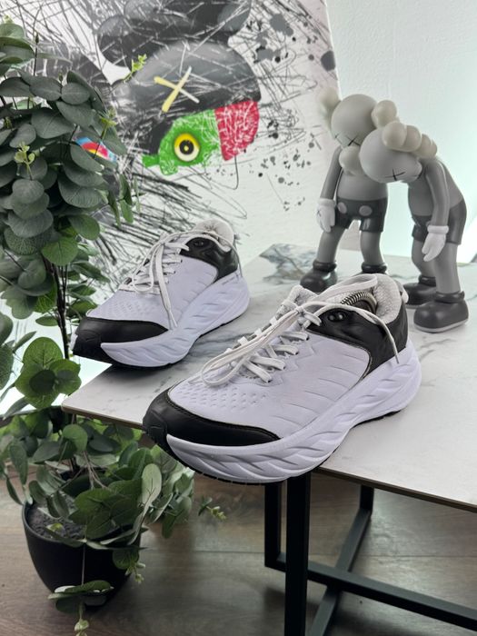 Кросівки Hoka Bondi SR 41 розмір Е11378