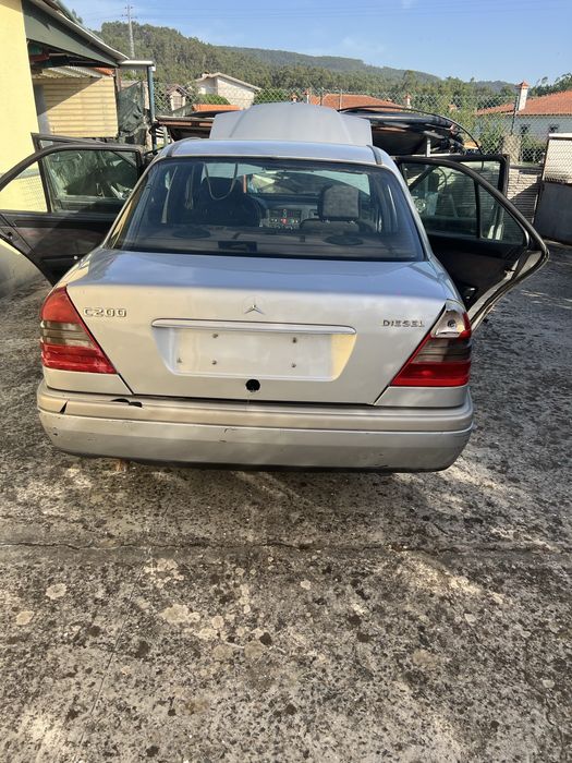 C200 disel a trabalhar bem.para peças