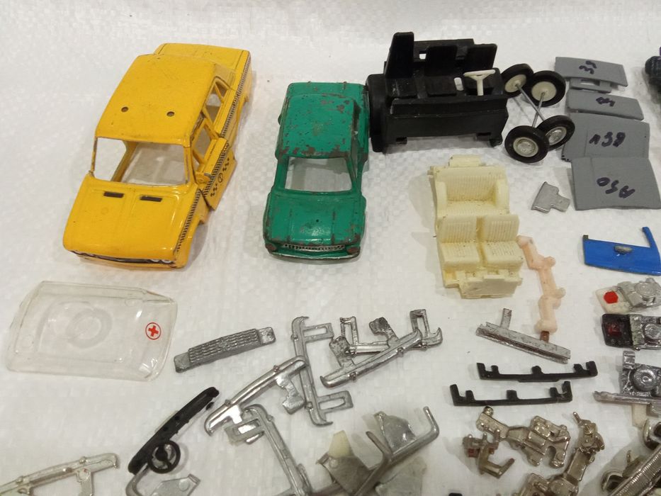 Запчасти к моделям.