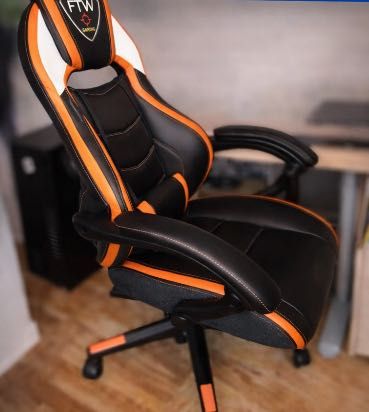 Геймерское кресло FTW Gaming с регуляторами