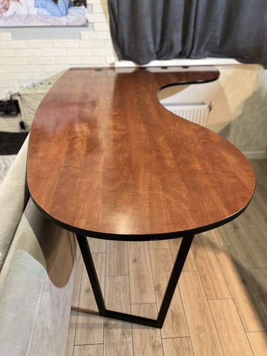 Барний кухонний стіл