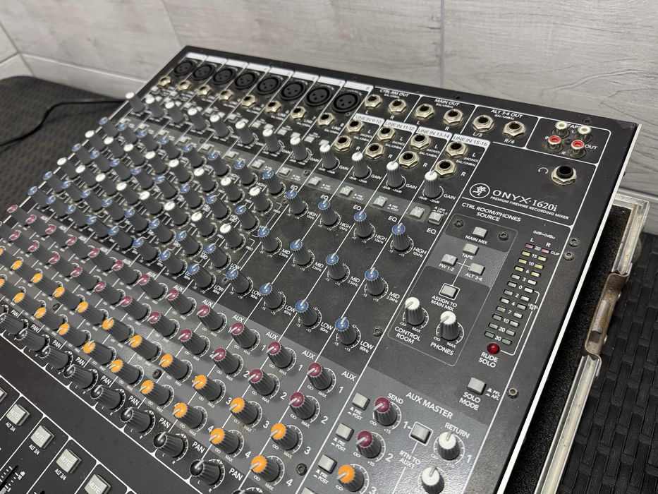 Mixer Mackie 1620i firewire okazja delikatny defekt opcjonalnie case