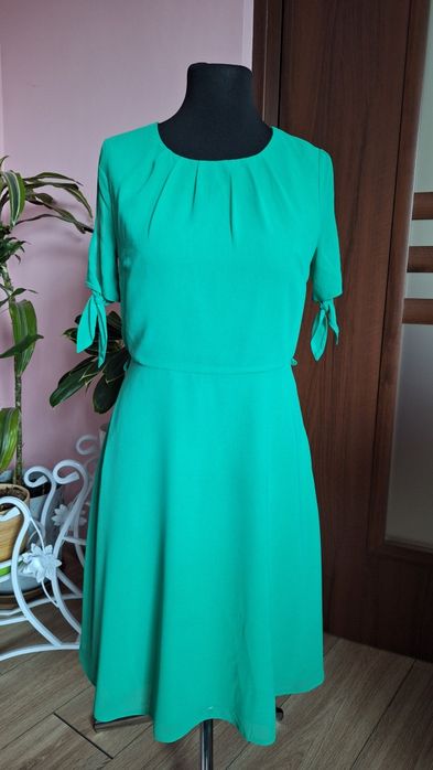 Zielona elegancka sukienka rozm 40