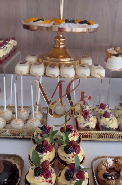 Topper na tort zloty iniciajły litery M & J akryl pleksi plexa