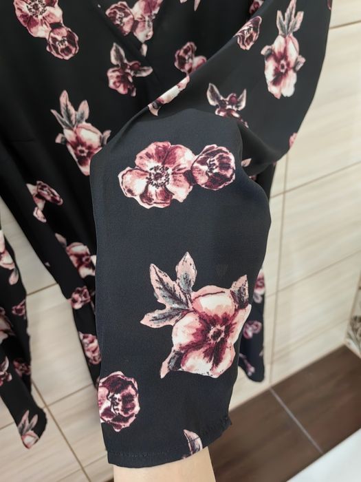 Czarny kombinezon w kwiaty H&M 36 34