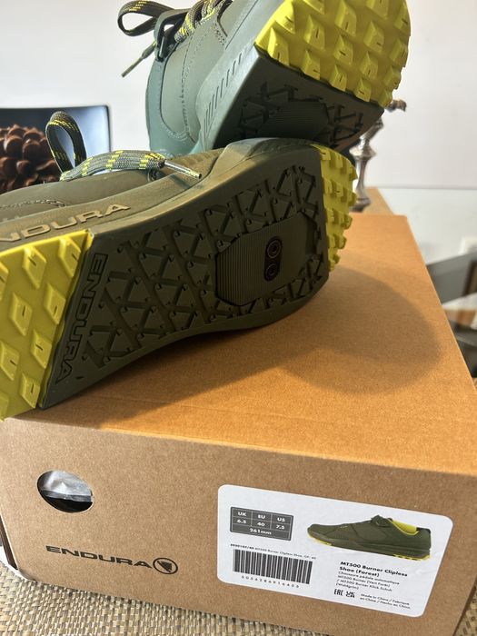 Vendo Sapatos Tennis Endura BTT Clipless SPD Novos 40-6,5
