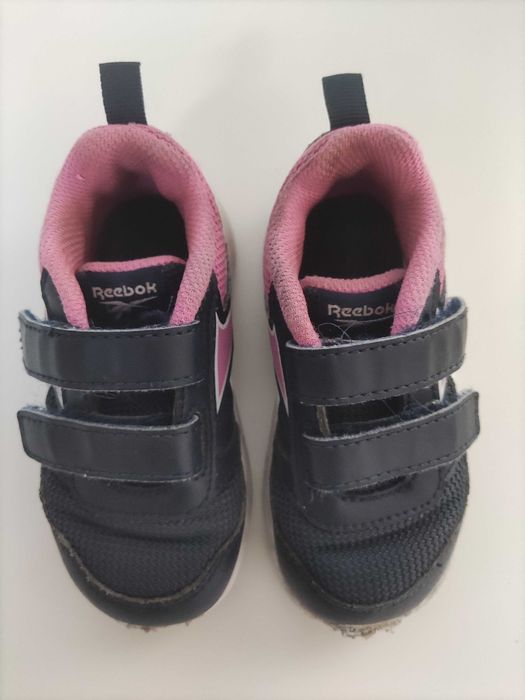 Sapatilhas e sapatos criança