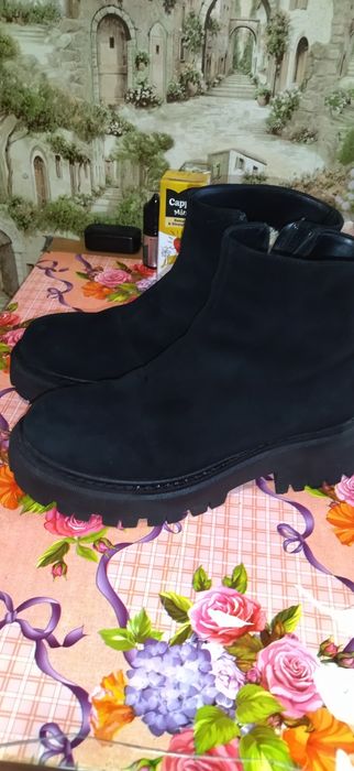 Замшевые зимние ботинки