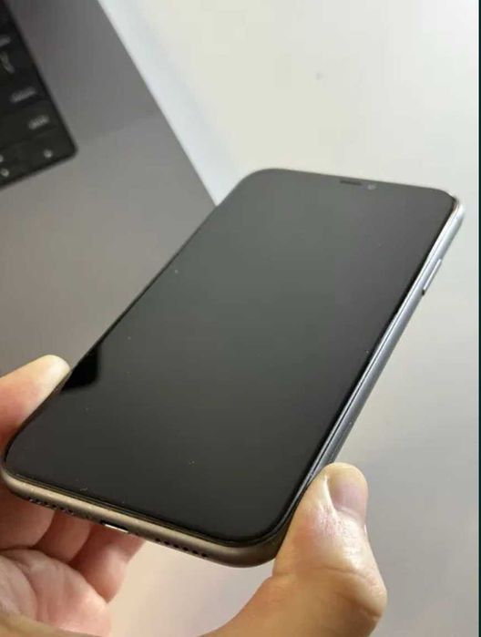 Продам IPhone 11