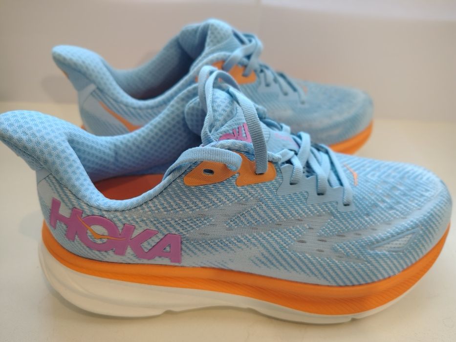 Продам Кросівки жіночі Hoka CLIFTON 9 Wide виробник В'єтнам, розмір 39