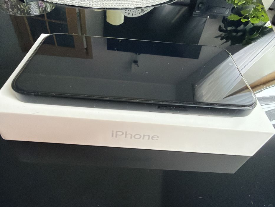 Iphone 13 w bardzo dobrym stanie.