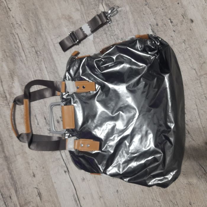 Srebrna nowa torebka shopper holo