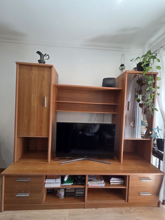 Móvel de sala / TV com arrumação