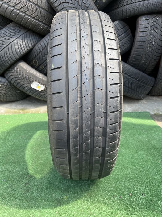 *Opona pojedynka Vredestein 215/55/18