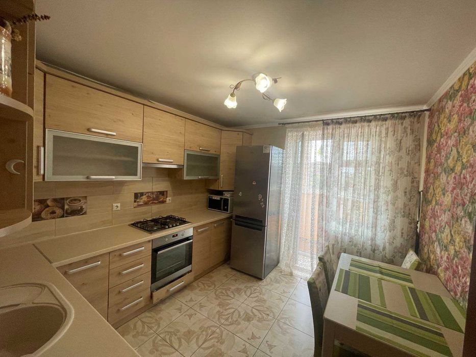 2 кім новобудова Східний кут Канада. Паркова зона, здається вперше.