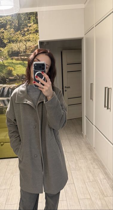 Пальто сіре Mohito.