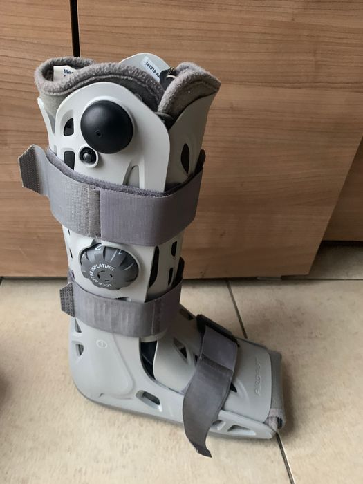 Orteza stawu skokowego i stopy Aircast 01ES -but ortopedyczny M 40-44