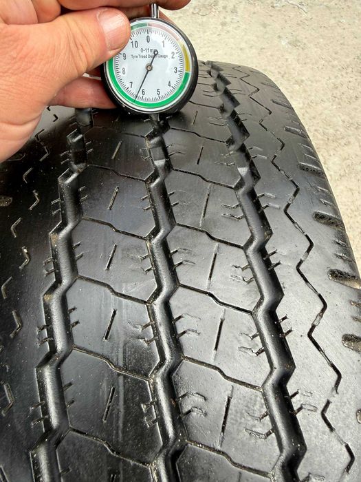 Шини Б/У 215/65 R16C MaxMiler