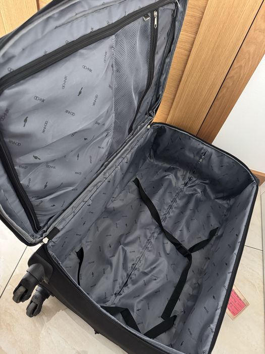 Ochnik duża walizka czarna na 4 kółkach