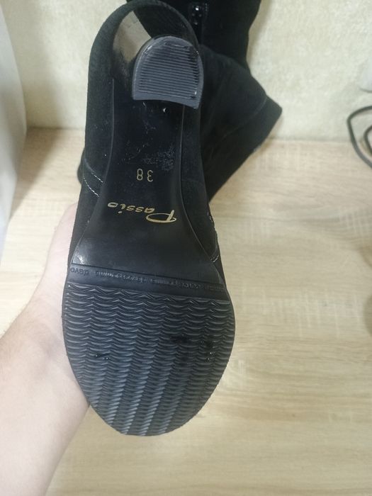 Продам женские сапоги