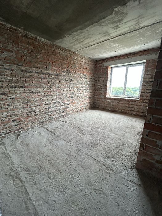 Продаж 3-ри кімнатна Весняна 9, Половки