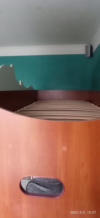 Детская двухъярусная кровать