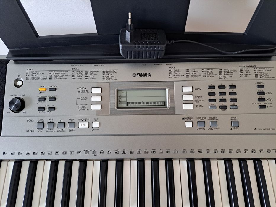 Teclado Yamaha PSR E353