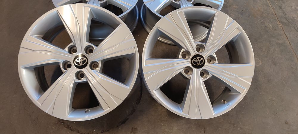 17" 6.5J 5x114.3 Felgi aluminiowe Toyota Corolla C-HR Yaris Cross