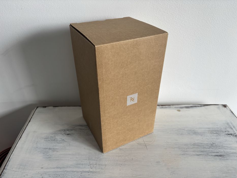 Nespresso Chavenas Vertuo e Dispensador de Capsulas Novos