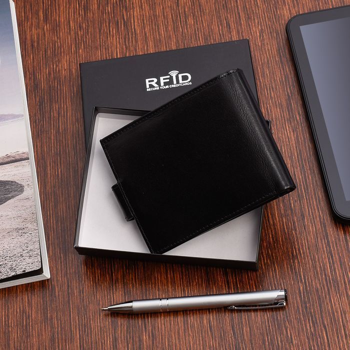 Skórzany portfel męski z systemem antykradzieżowym czarny wytrzymały