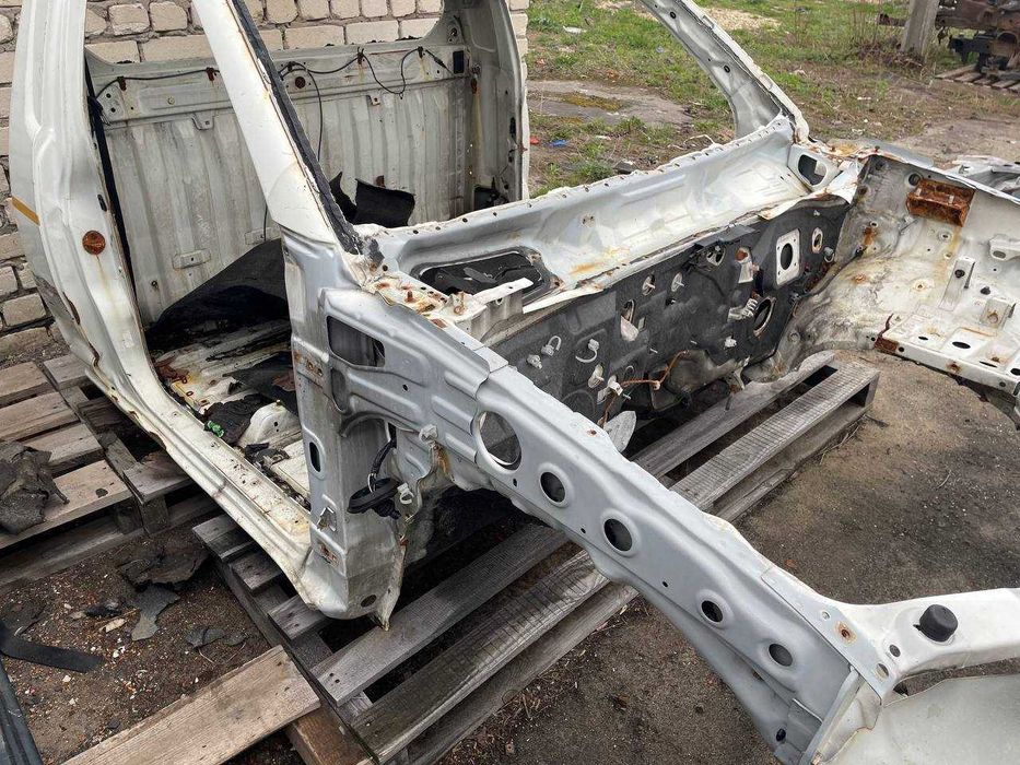 Кабіна кузов  Mitsubishi L200  4 покоління на 2 дверкі