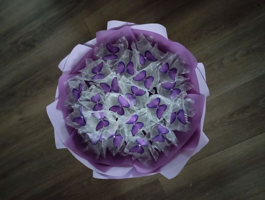 Букети з метеликів