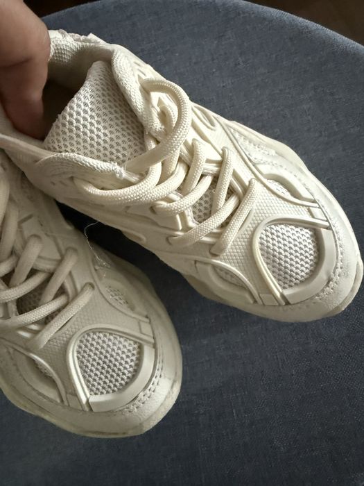 Дитячі кросівки