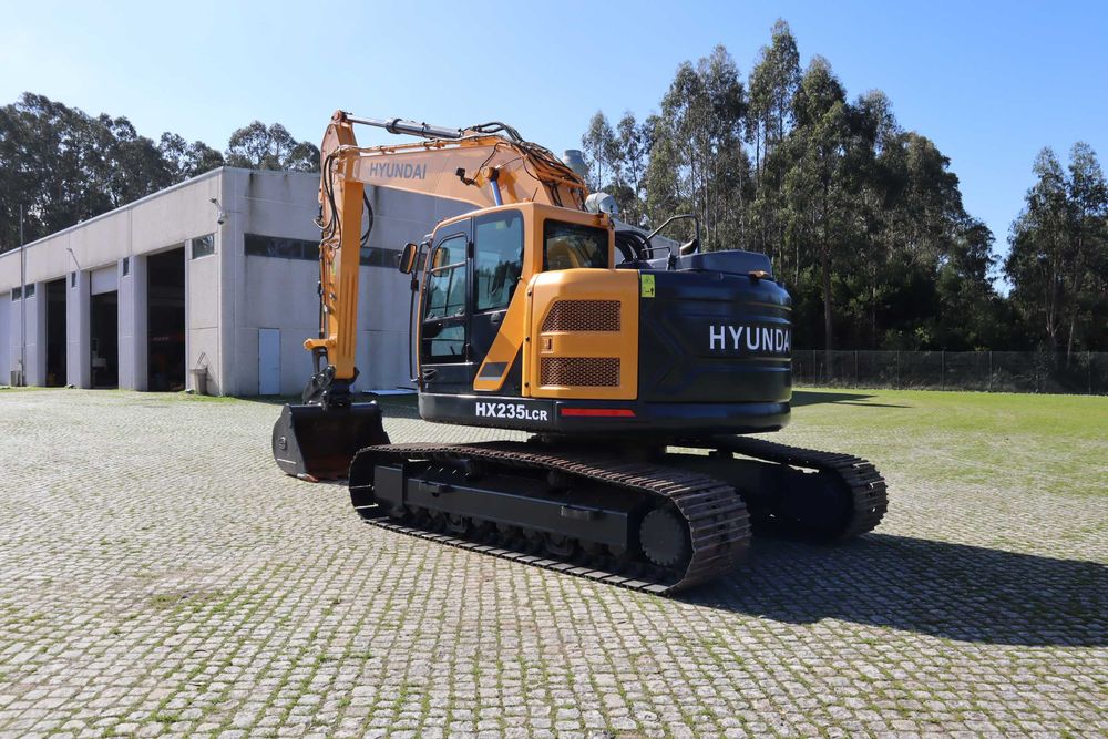 2017 Hyundai HX235LCR Escavadora Giratória de Rastos