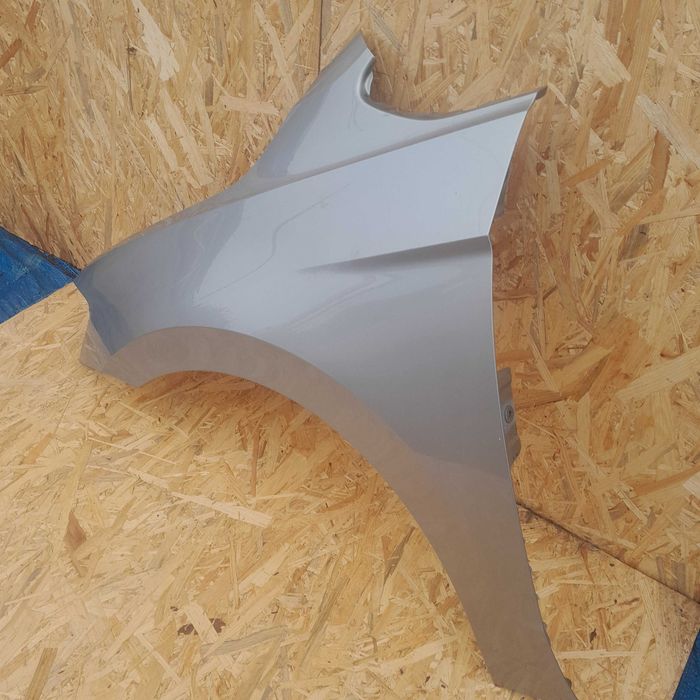 Błotnik lewy przedni VW Golf 7 Sportsvan ładny.