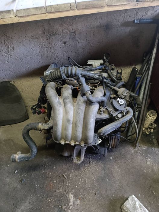 Мотор на болты.  Ауди А4 В5 . Первое поколение .  1.8 бензин.