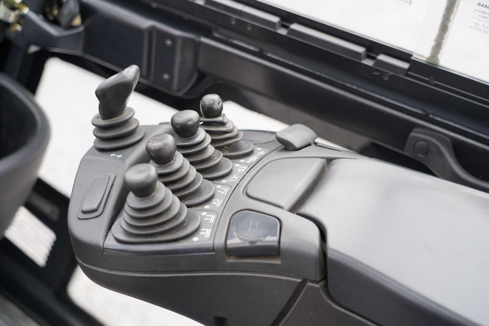Wózek widłowy Linde H16 391-01 EVO / Fenwick H16 z 2019 roku. - Pełna kabina