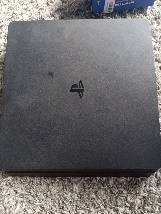 Playstation 4 slim